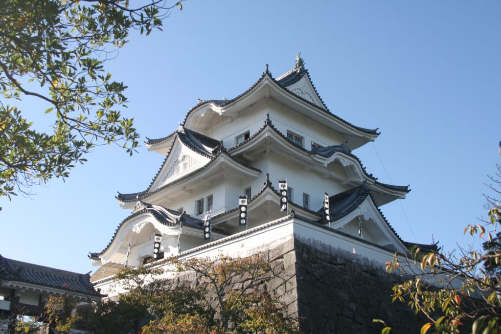 三重県内で処分に困るお仏壇・仏具の処分費用相場~最も安く処分する方法
