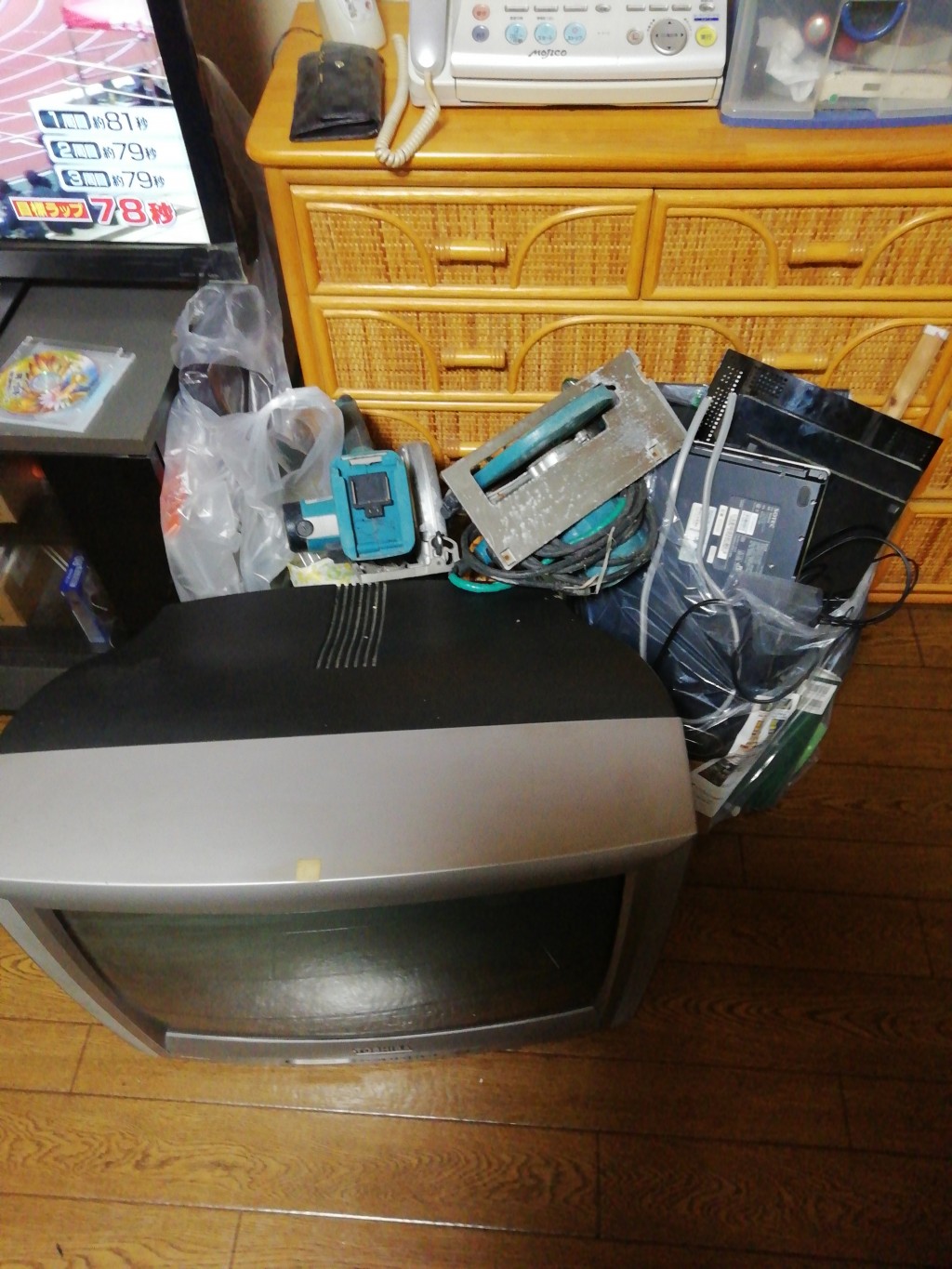 【京都市伏見区】テレビ、PC、収納棚など回収・処分　お客様の声
