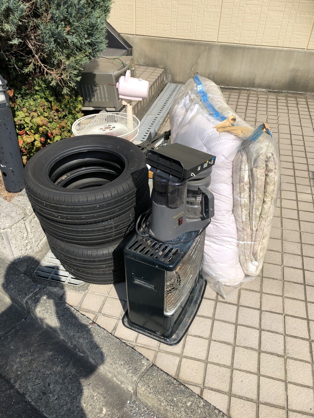 【大津市杉浦町】電気ストーブなど軽トラック1台程度の不用品回収☆お得な回収お値段にとても満足していただきました！