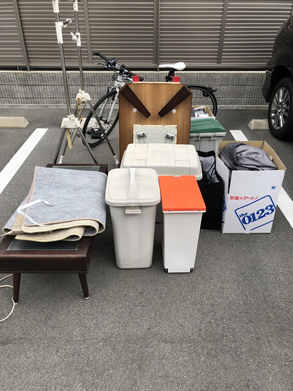 【京都市西京区】テーブル、ゴミ箱などの出張不用品回収・処分ご依頼
