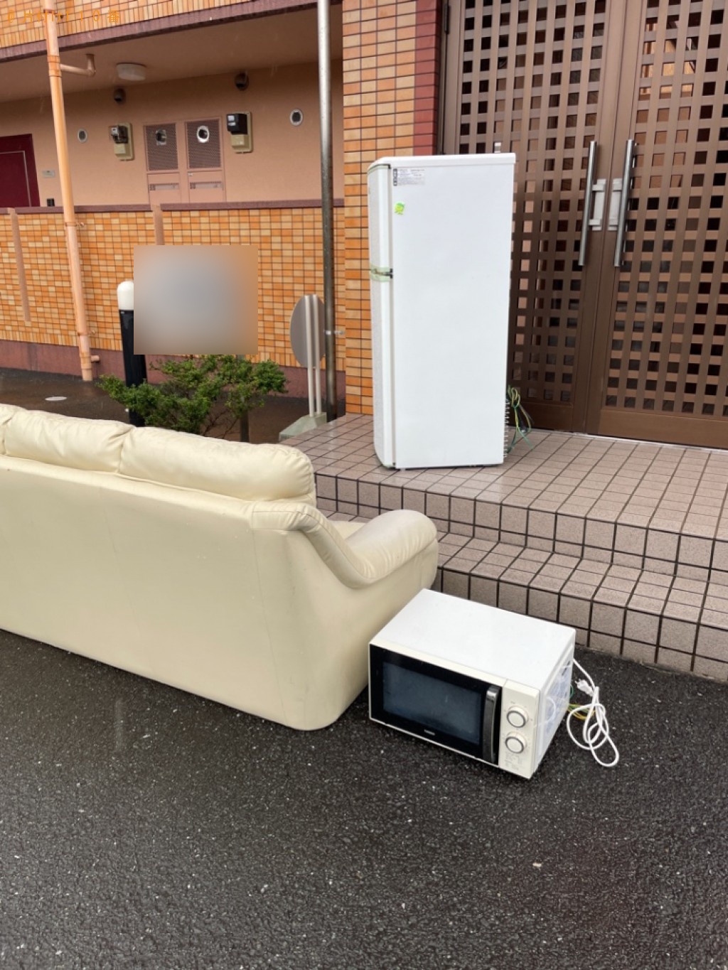 【湖西市】シングルベッドマットレス、三人掛けソファー等の回収