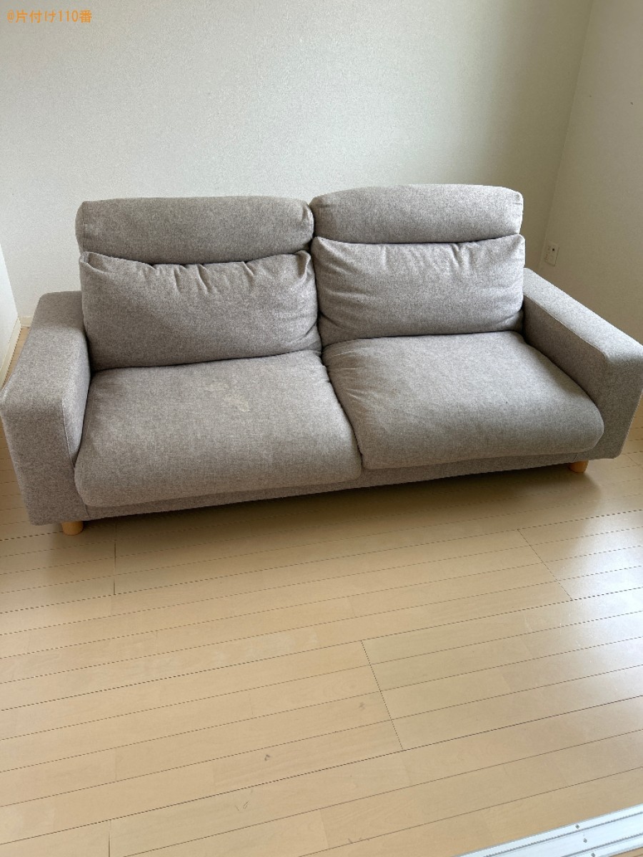 【彦根市芹川町】三人掛けソファー、本棚、ラック、テレビ台等の回収