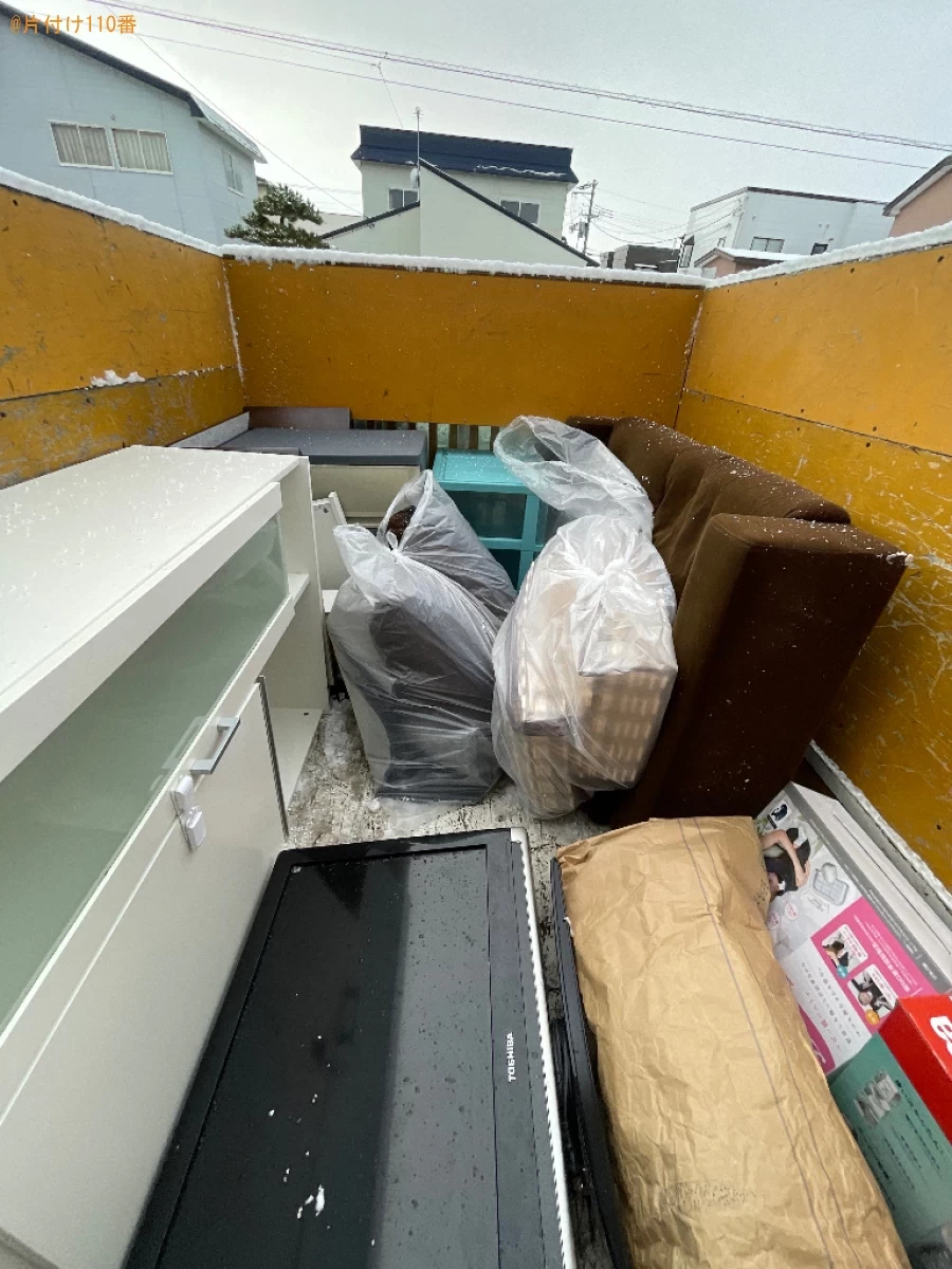 【五所川原市】こたつ、二人掛けソファー、ラック、レンジ台等の回収