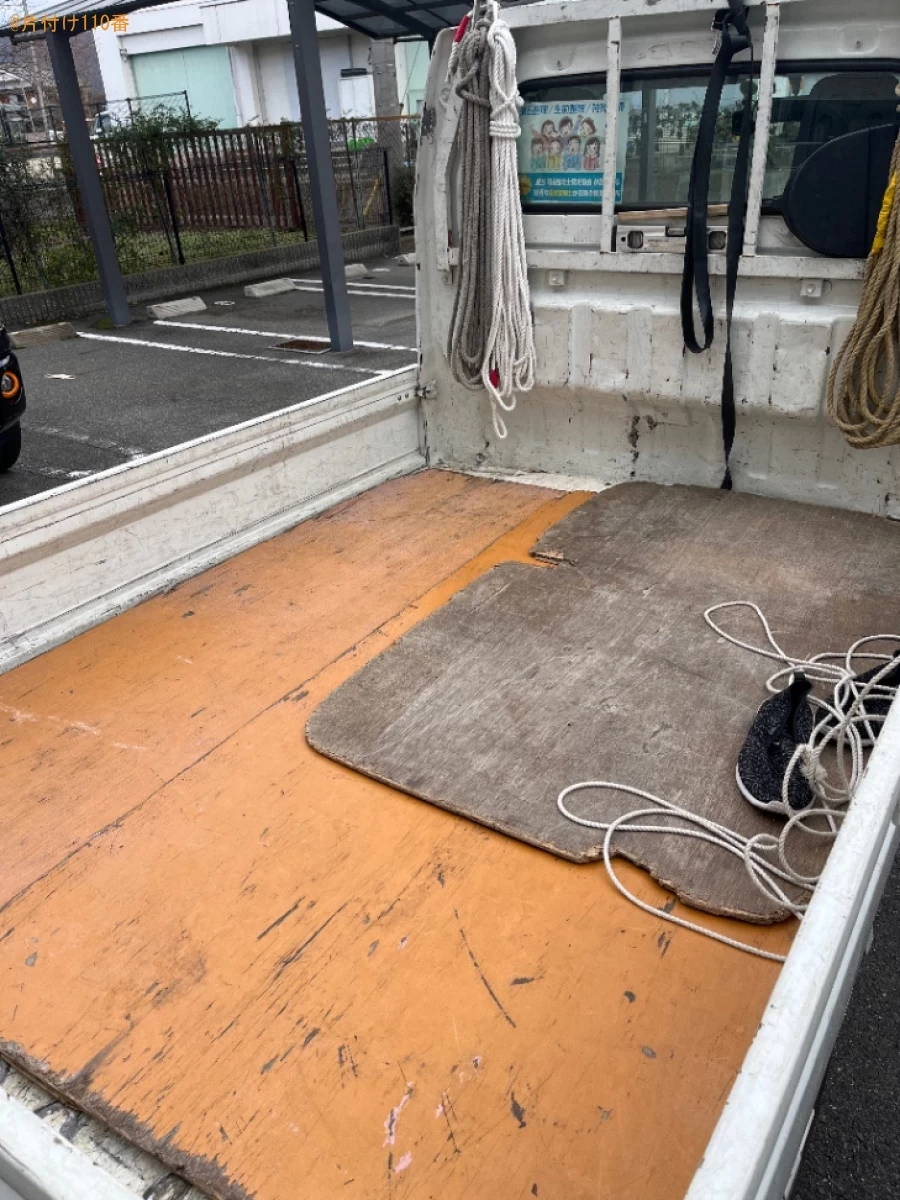 【亀岡市千代川町】車で20分ほどの所への3人掛けソファーの運搬