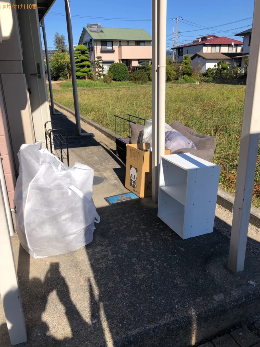 【防府市】二人掛けソファー、テレビ台、ローテーブル、ラグ等の回収