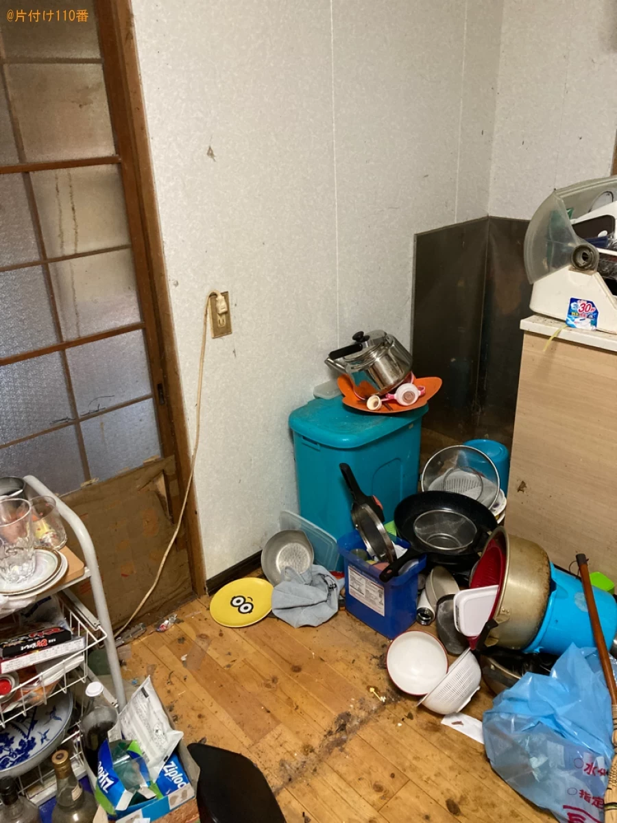 【出水郡長島町】食器棚、冷蔵庫、ガラスケース入りの人形等の回収