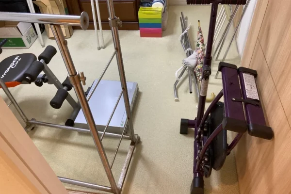 【奥州市水沢南町】カーペット、健康器具、ハンガーラック等の回収