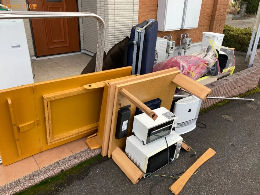【曽於市】二人用ダイニングテーブル、折り畳みベッド、椅子等の回収