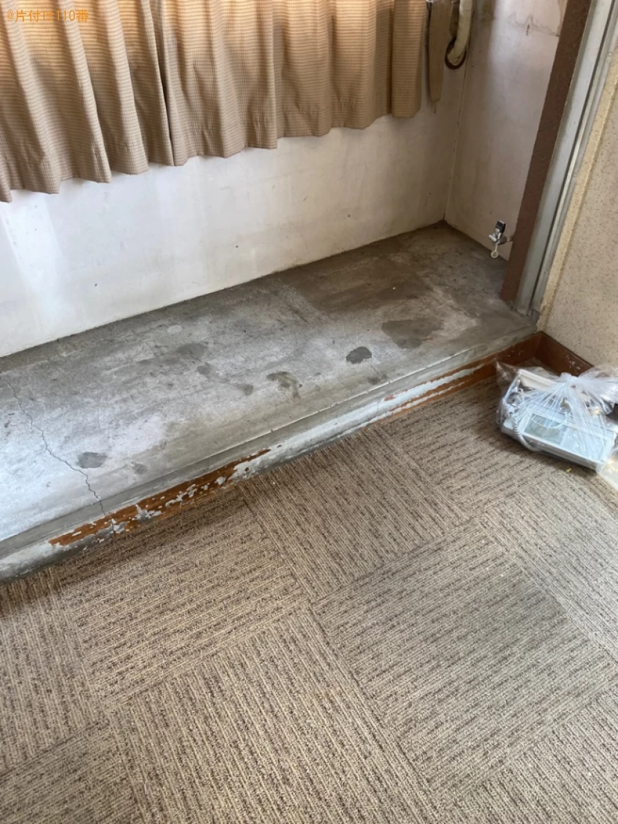 【所沢市御幸町】業務用ロッカー、業務用机、タンス、金庫等の回収