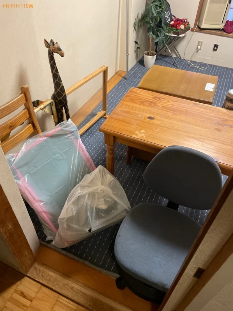【奈良市】二人用ダイニングテーブル、ショーケース、椅子等の回収