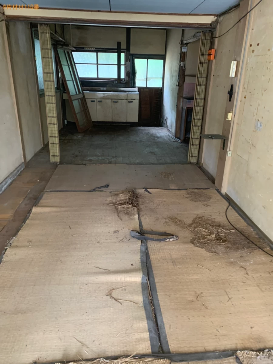 【豊後高田市】仏壇、ケース入りの人形、テーブル、タンス等の回収