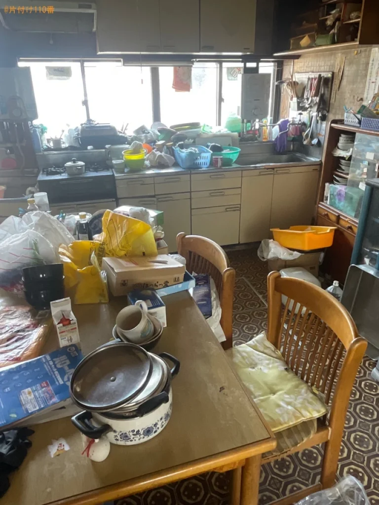 【青森市浦町】椅子、食器棚、食器、調理器具、かご等の回収・処分