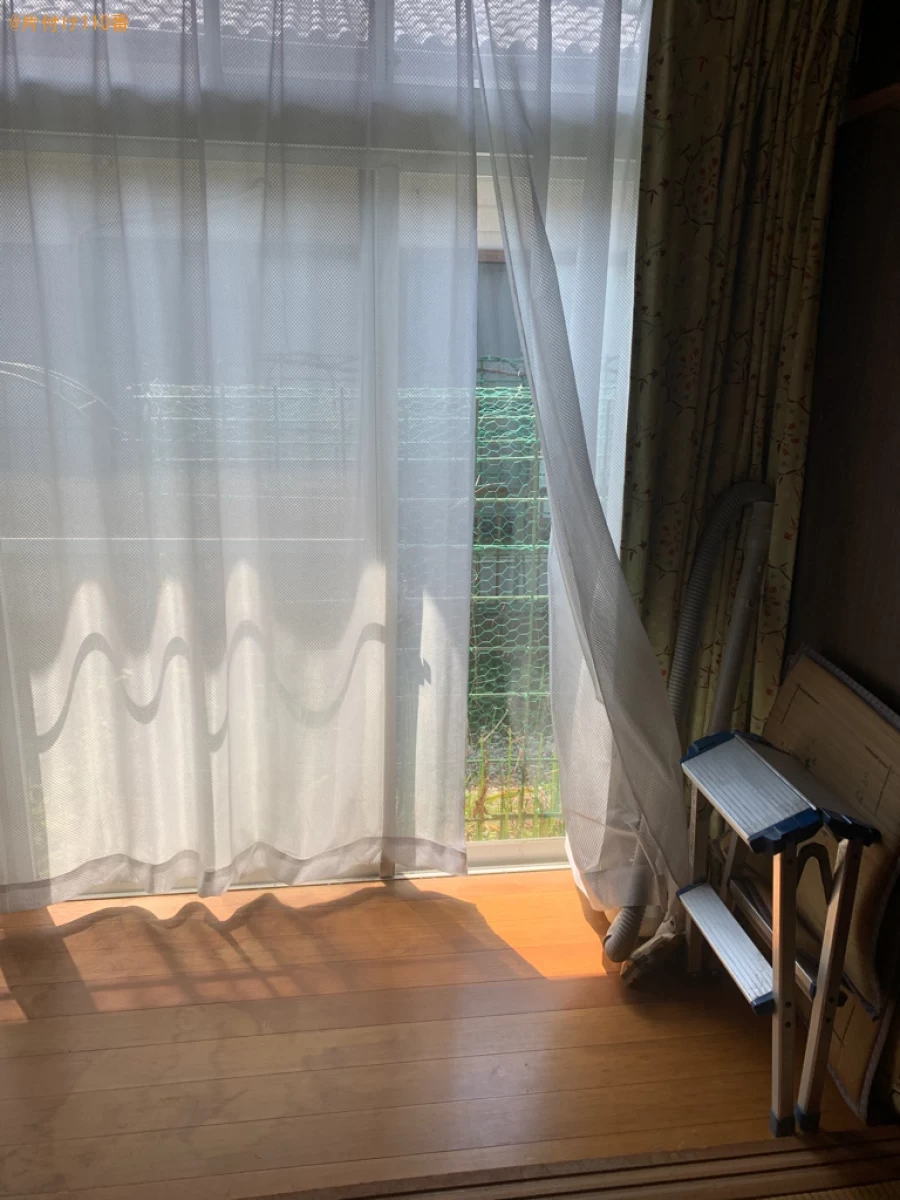【中津市】本棚、折り畳みベッド、椅子、ヒーター、座椅子等の回収