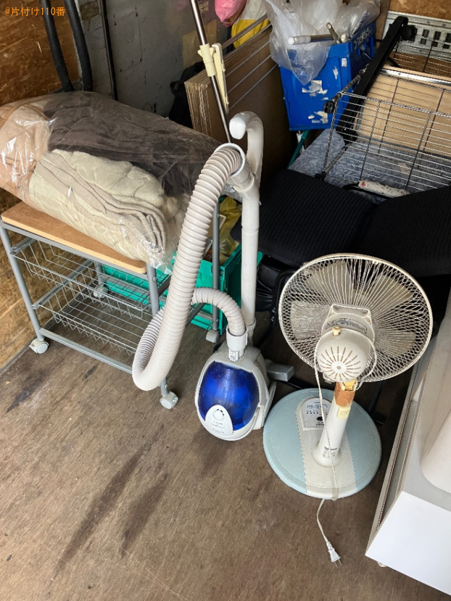 【新宿区荒木町】椅子、掃除機、扇風機、ラック、食器棚等の回収