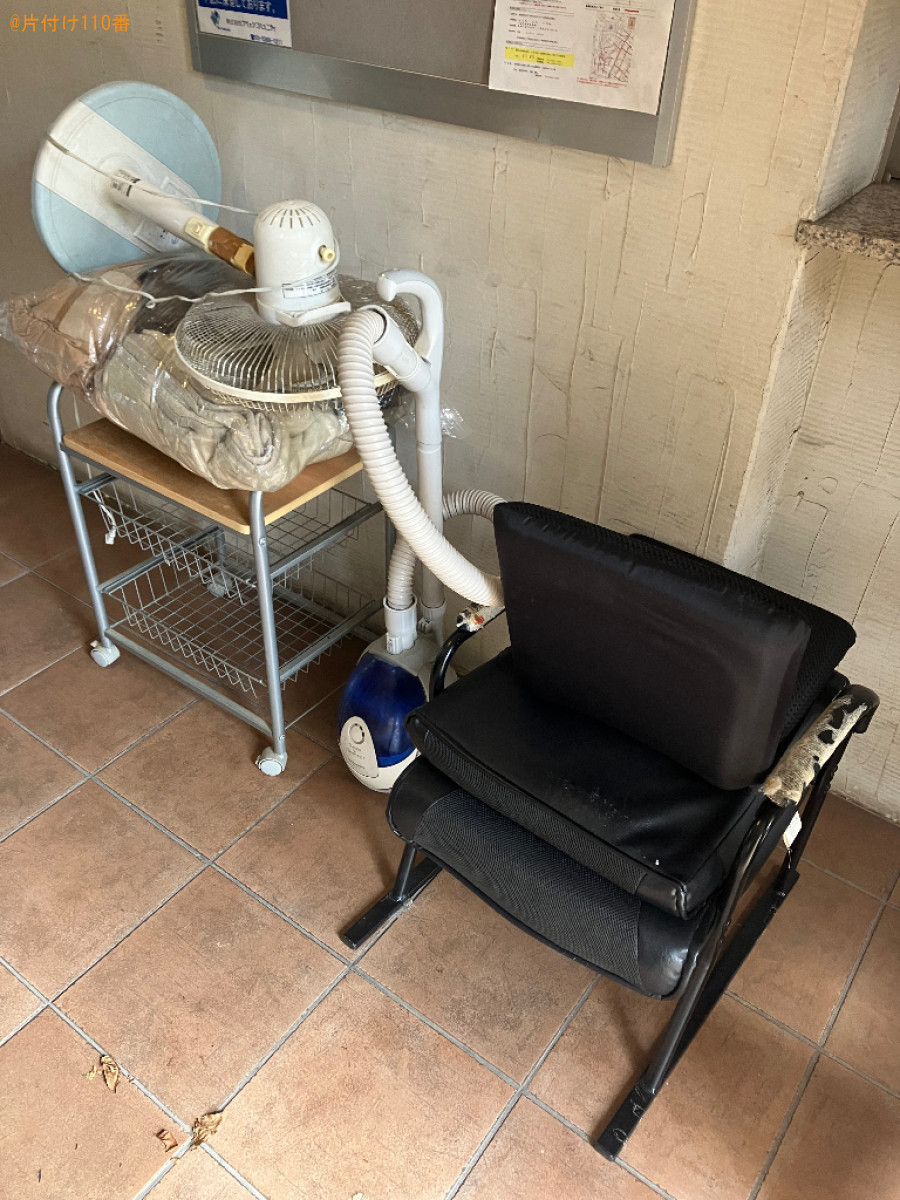 【新宿区荒木町】椅子、掃除機、扇風機、ラック、食器棚等の回収