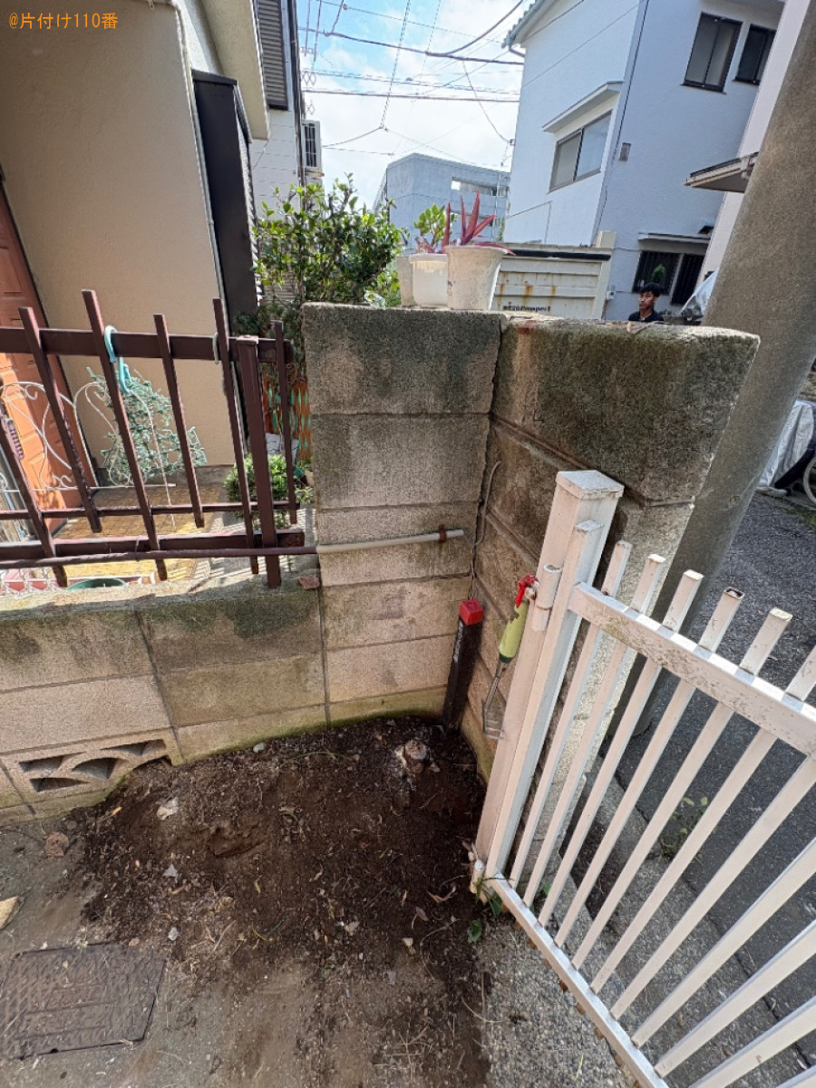 【北区】木の伐採作業と鉢植え、消火器、伐採した木の回収・処分