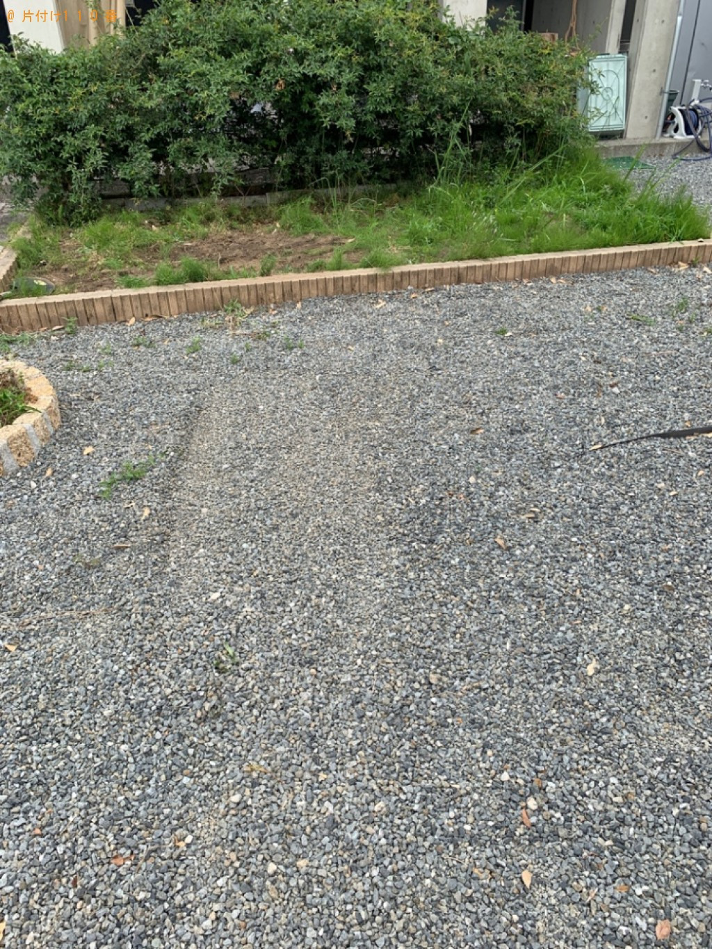 【前橋市紅雲町】砂、小石や雑草まじりの土、土がついた雑草の回収