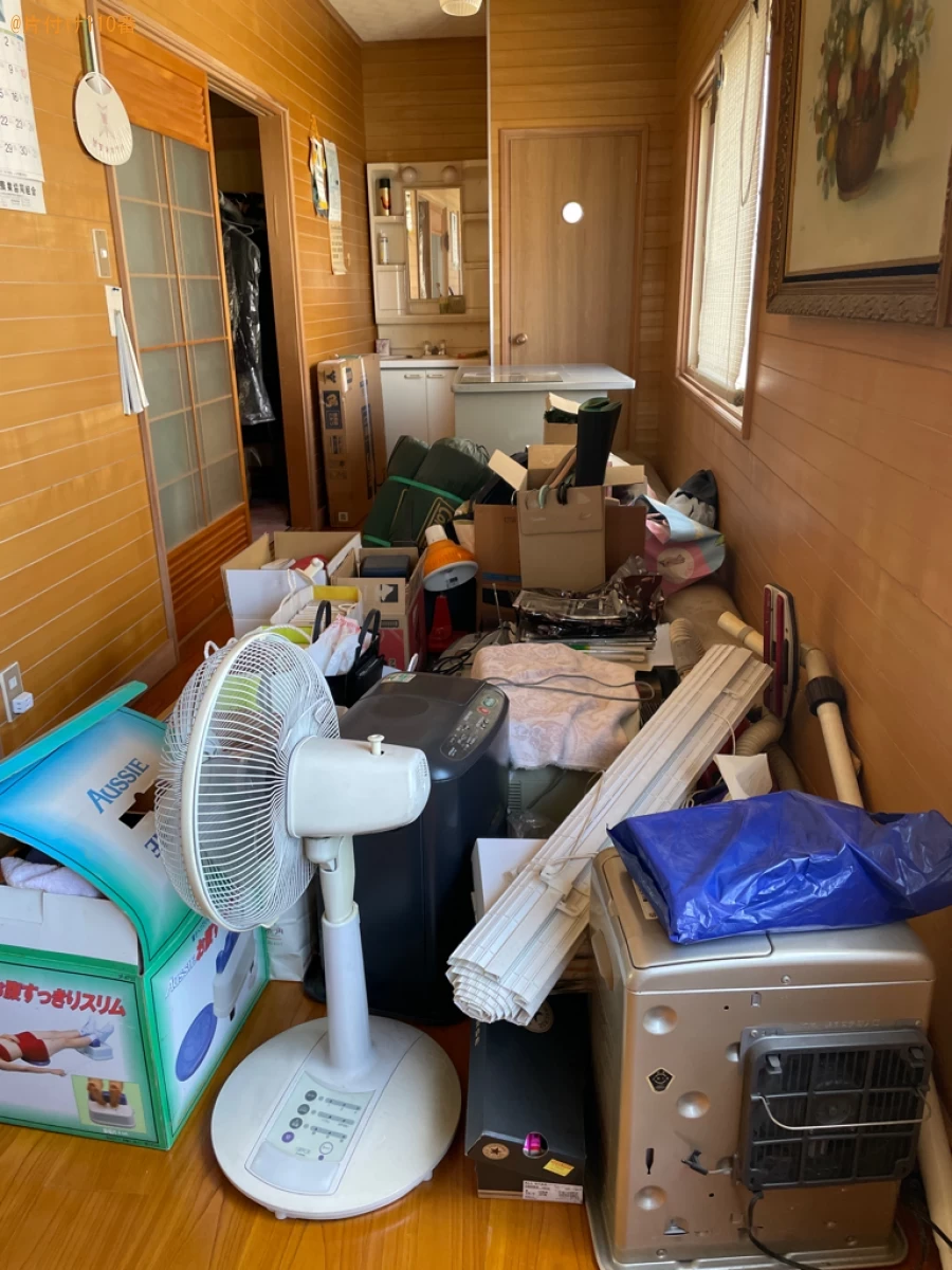【西津軽郡鰺ヶ沢町】マッサージチェア、カーペット、椅子等の回収