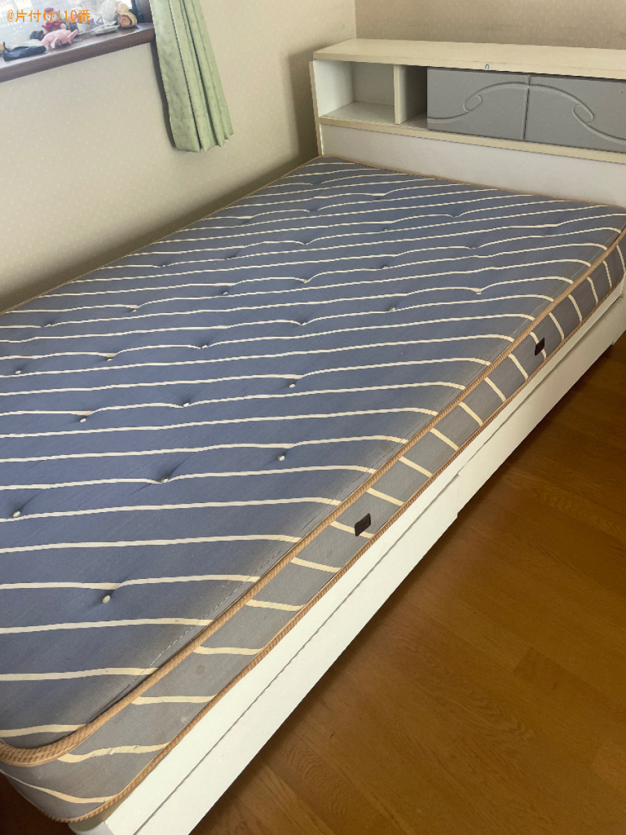 【西尾市吉良町】マットレス付きセミダブルベッド、学習机等の回収
