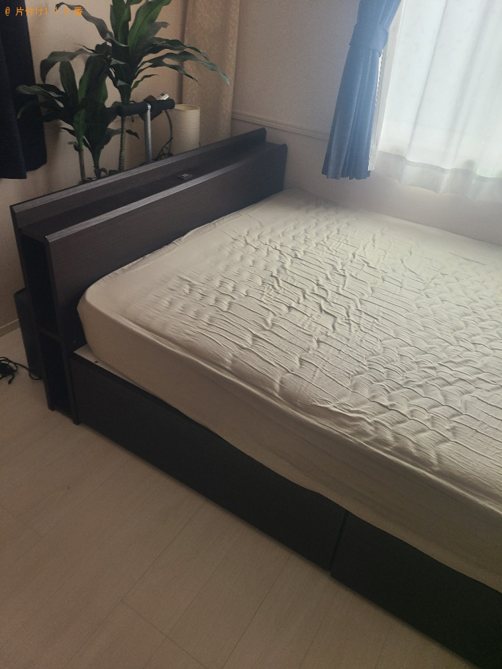 【丸亀市柞原町】マットレス付きダブルベッド、健康器具等の回収