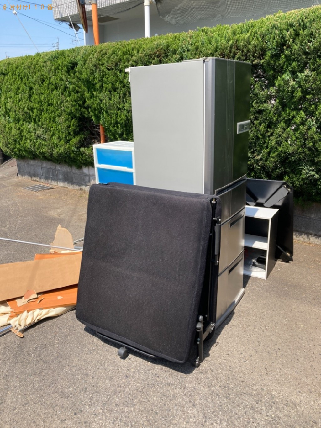 【都城市立野町】冷蔵庫、簡易ベッド、カラーボックス等の回収・処分