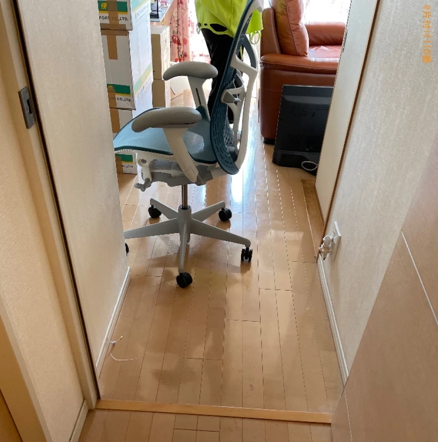 【倉敷市】二人掛けソファー、ローテーブル、椅子、ラック等の回収