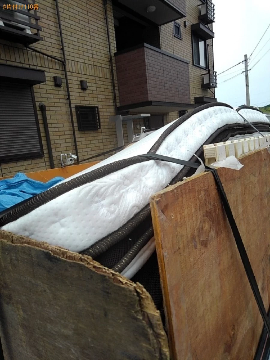 【富士市】椅子、マットレス付きダブルベッド等の回収・処分ご依頼