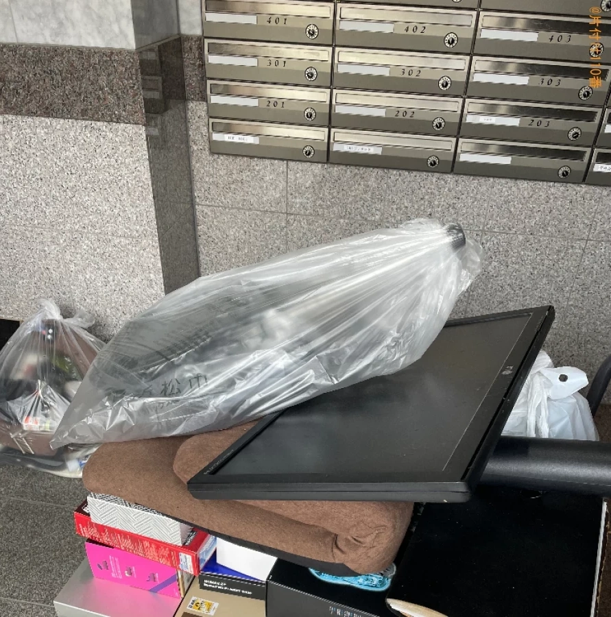 【浜松市東区】椅子、掃除機、座椅子、突っ張り棒、テレビ等の回収