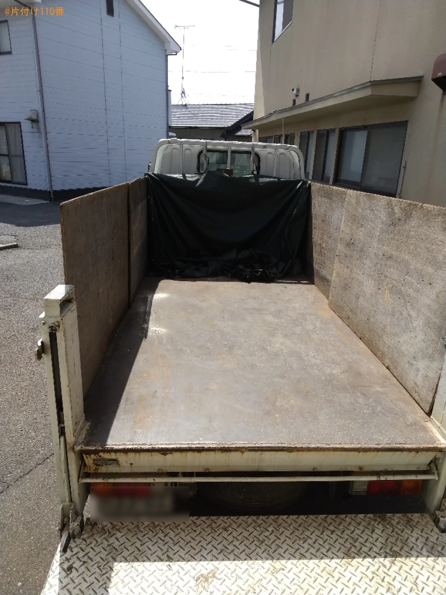 【福山市駅家町】食器棚、学習机の回収・処分ご依頼　お客様の声