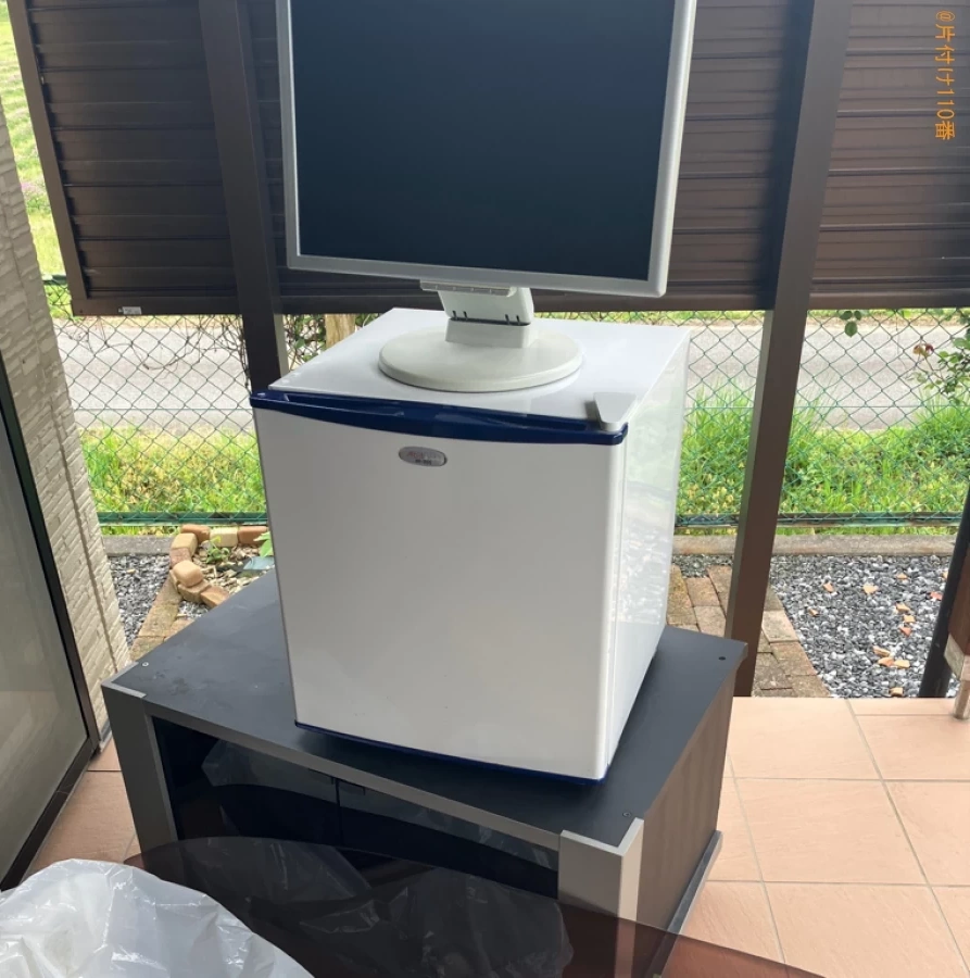 【西伯郡南部町】ソファー、ミニ冷蔵庫、テレビ台、モニター等の回収