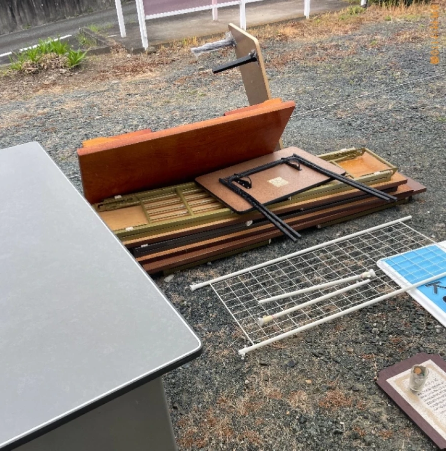 【磐田市】テーブル、パーテーション、賞状等の回収・処分ご依頼