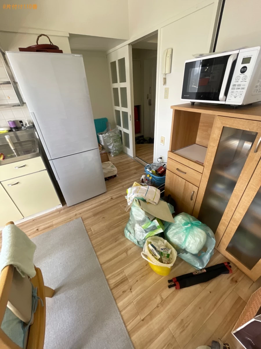 【弘前市】冷蔵庫、食器棚、電子レンジ、食器、椅子、扇風機等の回収