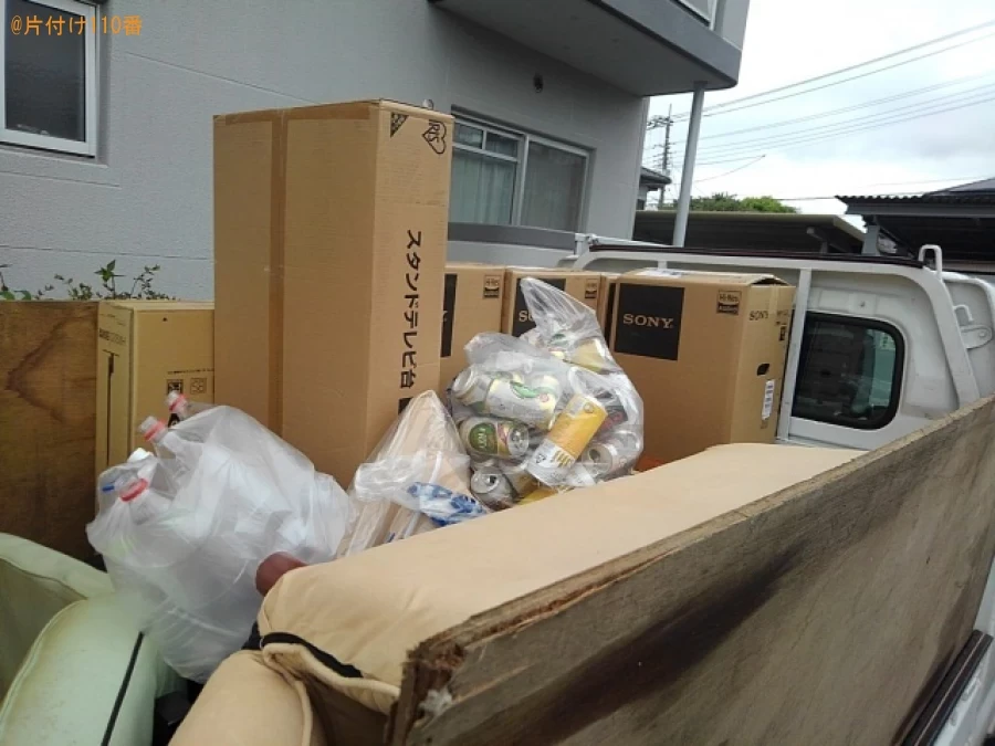 【富士宮市】二人掛けソファー、折り畳み座椅子、布団等の回収・処分