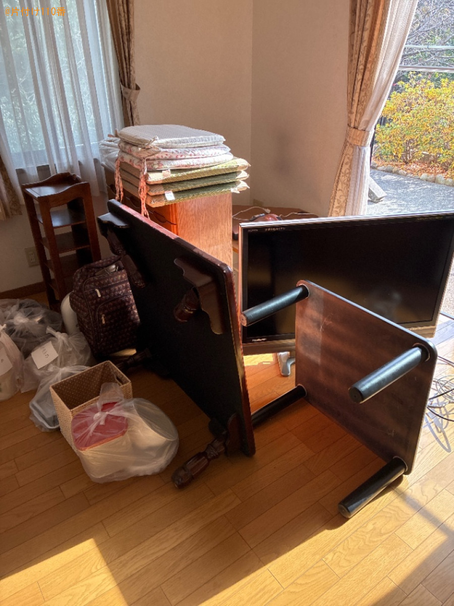 【福山市】テレビ、テレビ台、ローテーブル、座布団、ゴミ箱等の回収