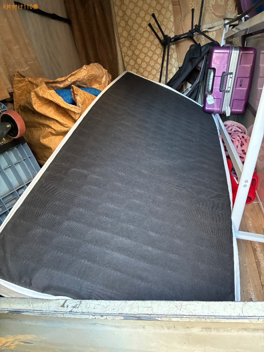【千代田区】マットレス付きセミダブルベッドの回収・処分ご依頼