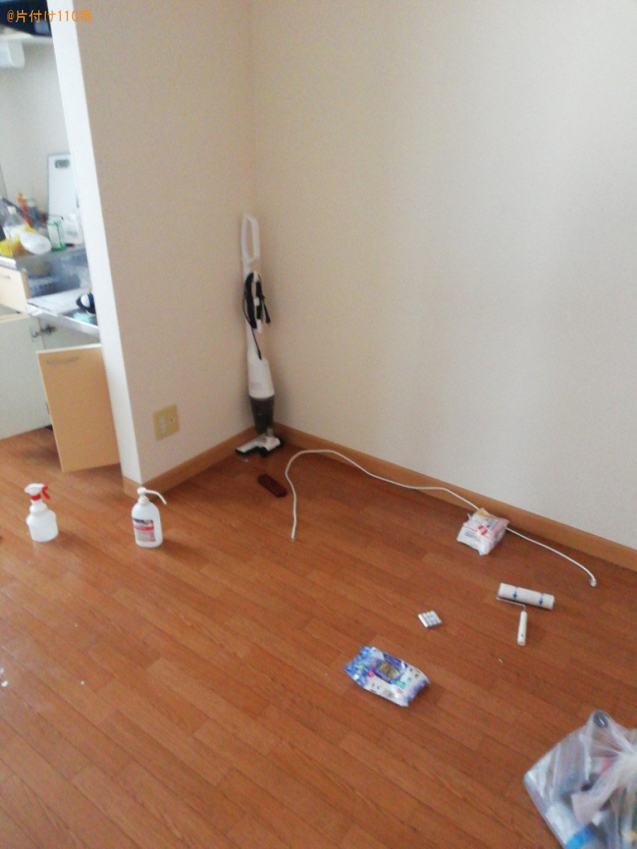 【草津市野路町】マットレス付きシングルベッド、食器棚等の回収