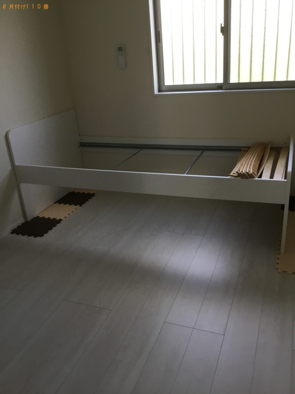 【石巻市】マットレス付きシングルベッド、ガラステーブル等の回収