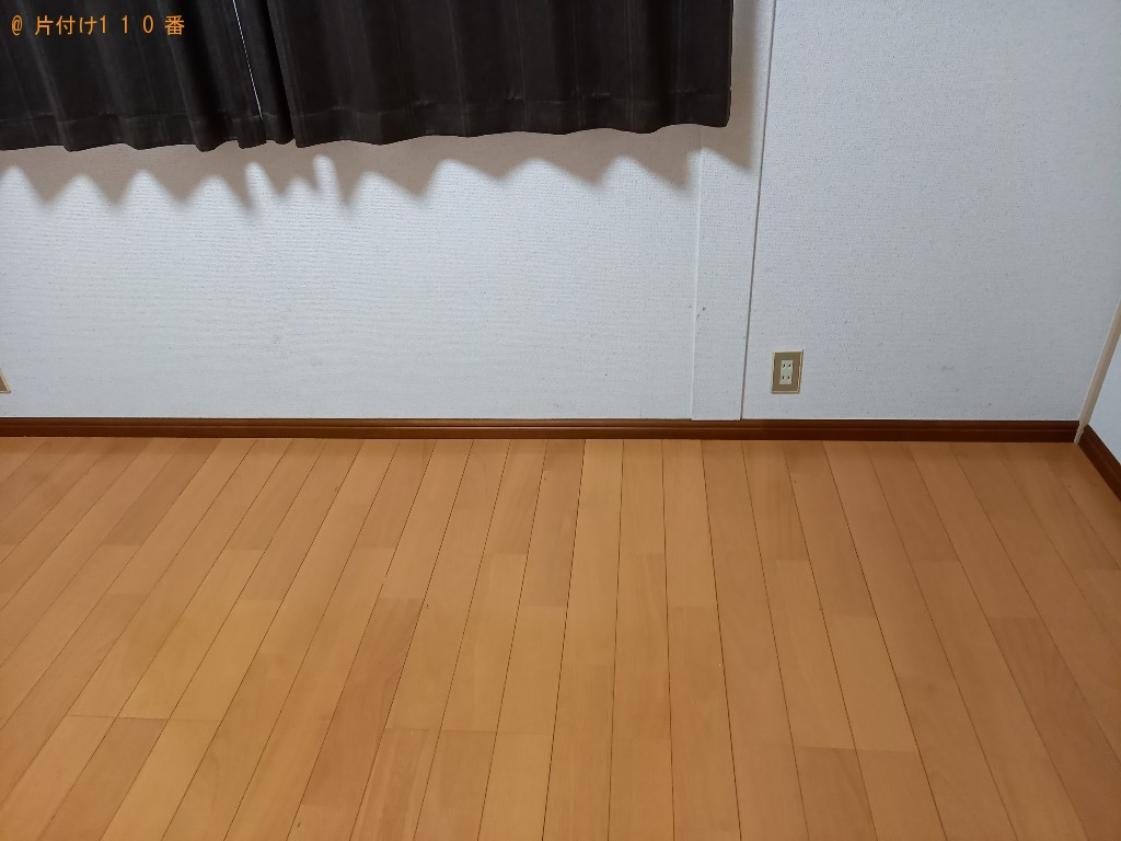 【丸亀市津森町】三人掛けソファー、こたつ、布団、炊飯器等の回収