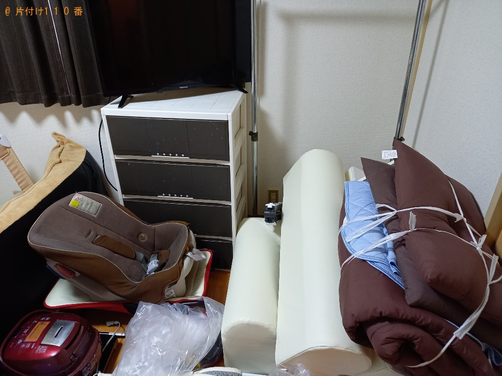 【丸亀市津森町】三人掛けソファー、こたつ、布団、炊飯器等の回収