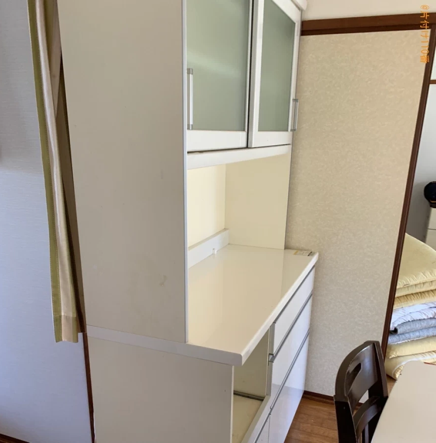 【中津市】テレビ、テレビ台、食器棚、ダイニングテーブル等の回収