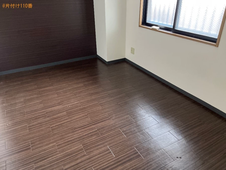 【東近江市御園町】三人掛けソファー、椅子、PC、テレビ台等の回収