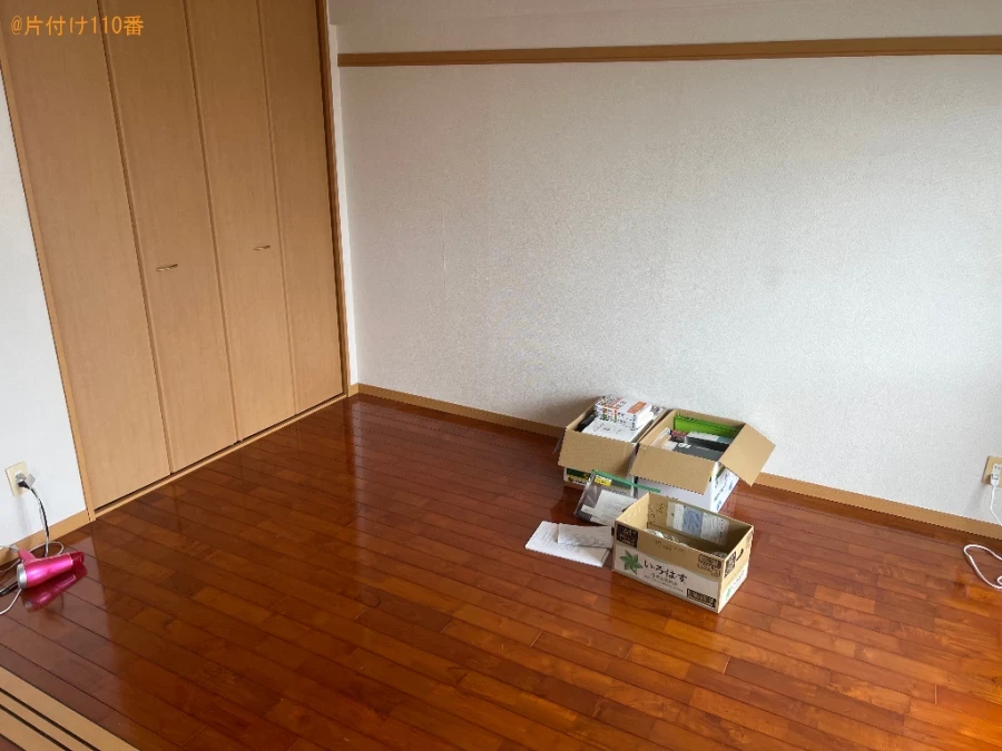 【うるま市】二人用ダイニングテーブル、本棚、衣装ケース等の回収