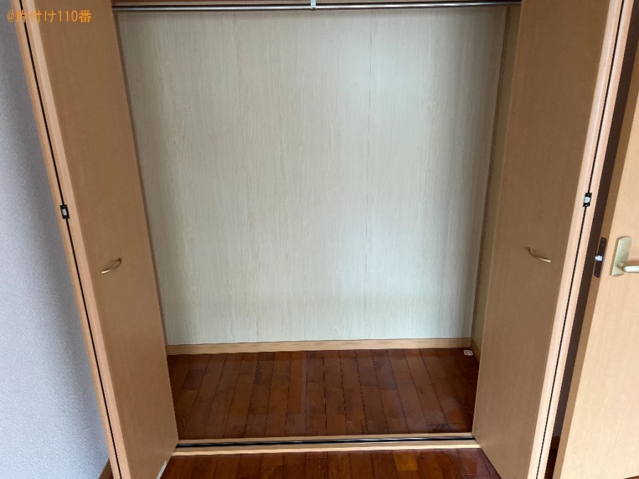 【うるま市】二人用ダイニングテーブル、本棚、衣装ケース等の回収