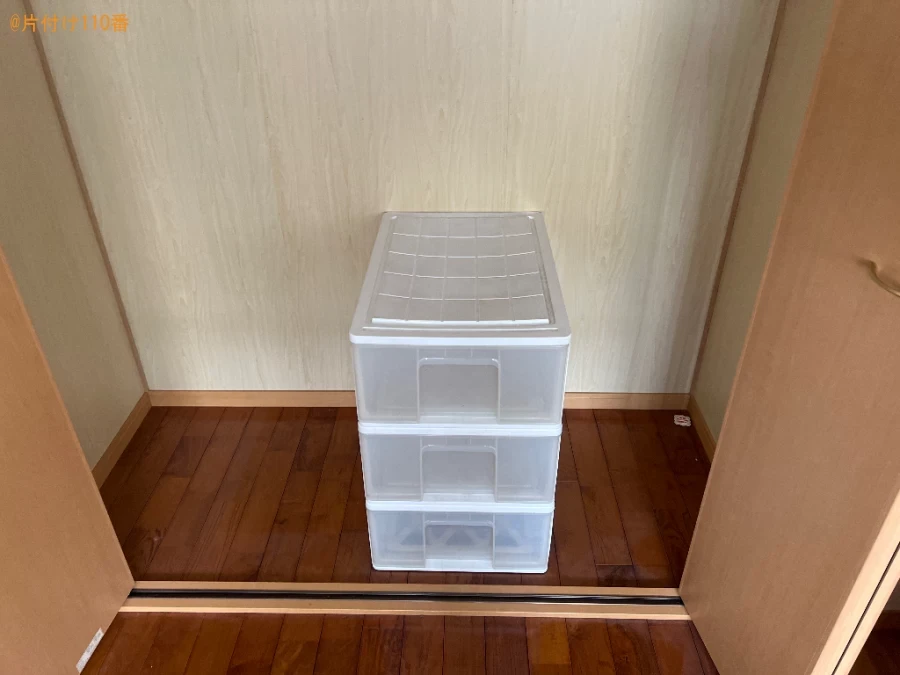 【うるま市】二人用ダイニングテーブル、本棚、衣装ケース等の回収