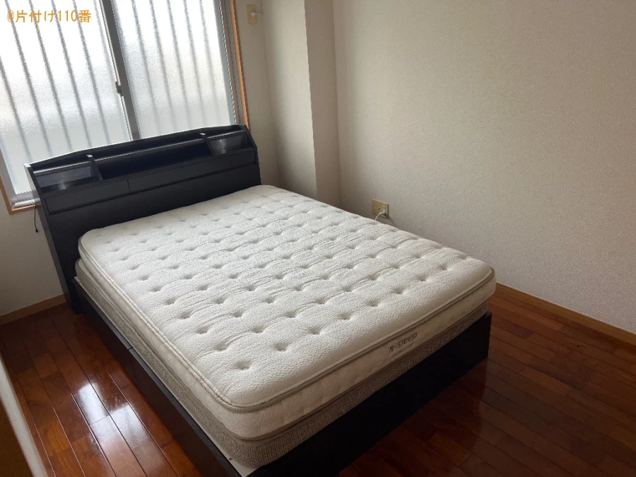 【うるま市】二人用ダイニングテーブル、本棚、衣装ケース等の回収