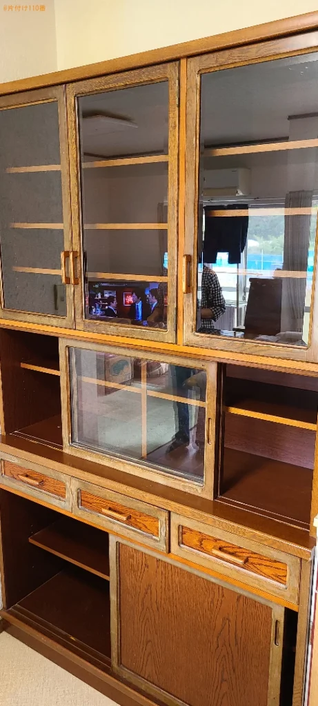 【下関市綾羅木南町】食器棚、鏡台、婚礼タンスの回収・処分ご依頼