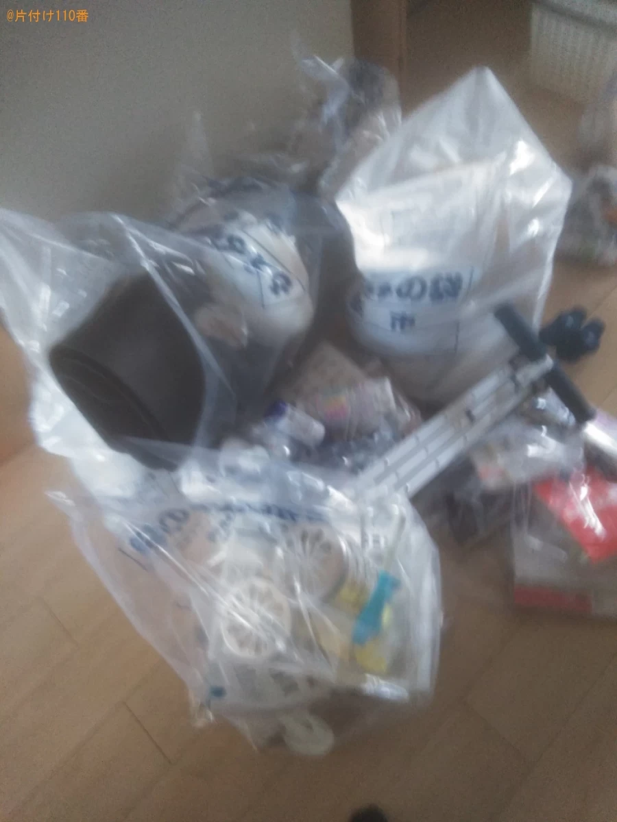 【西条市】ダイニングテーブル、二人掛けソファー、椅子等の回収