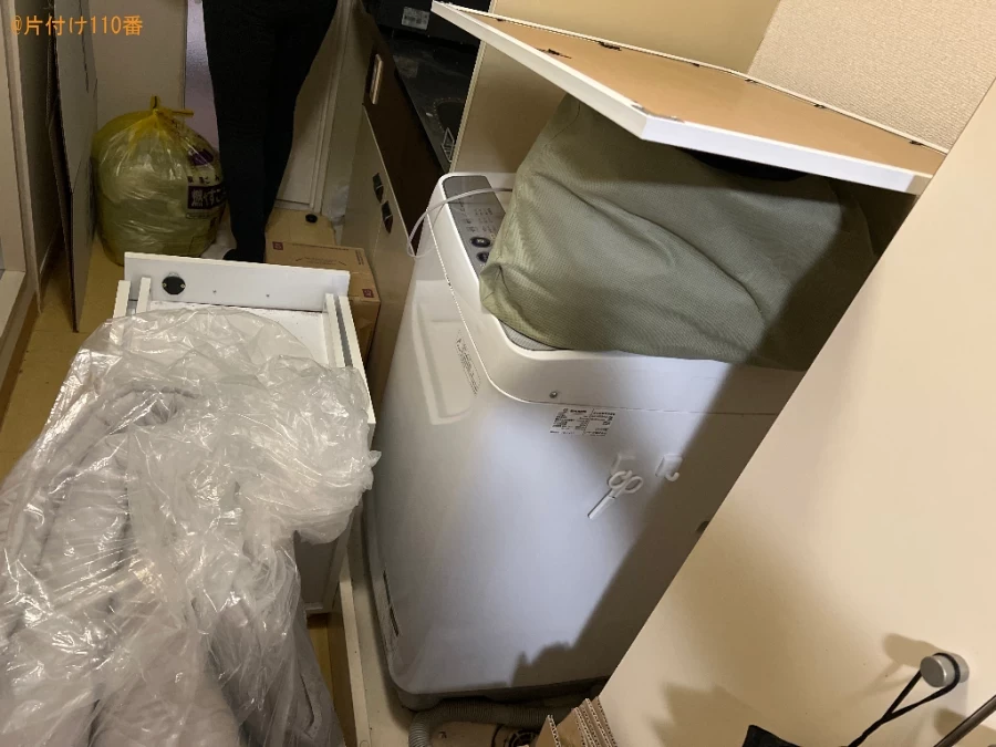 【京都市下京区】折り畳みベッド、布団、本棚、デスクワゴン等の回収