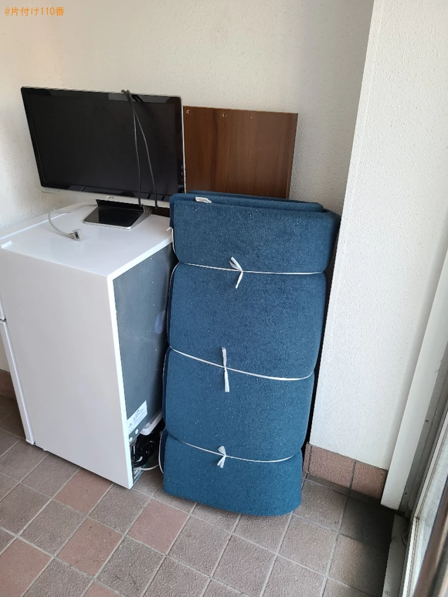 【小松島市松島町】PCモニタ、二人用テーブル、椅子、棚等の回収