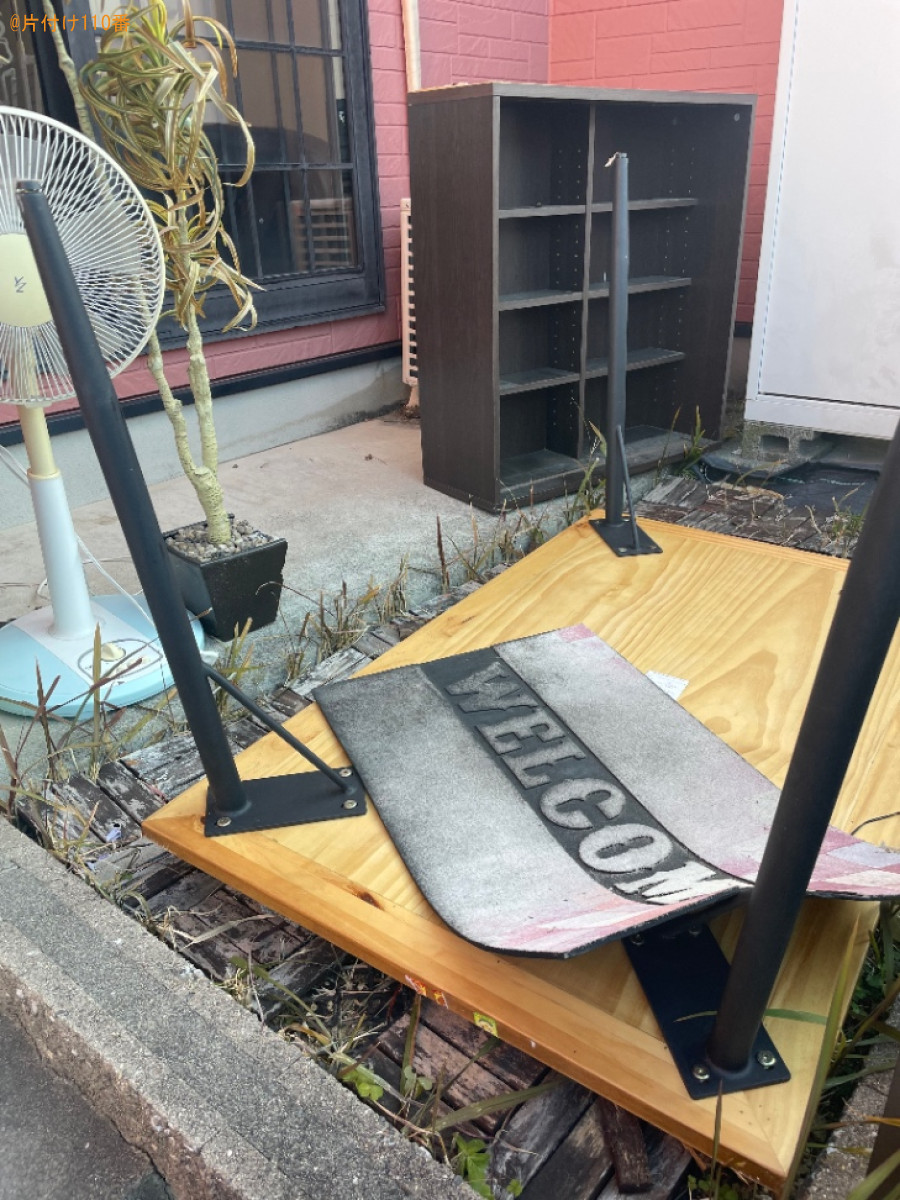 【浜松市中央区】二人用ダイニングテーブル、カーテン、本棚等の回収